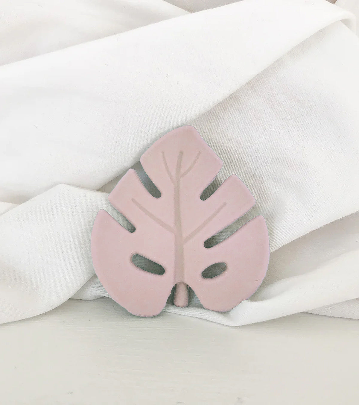 Anneau de dentition feuille rose et lange vieux rose