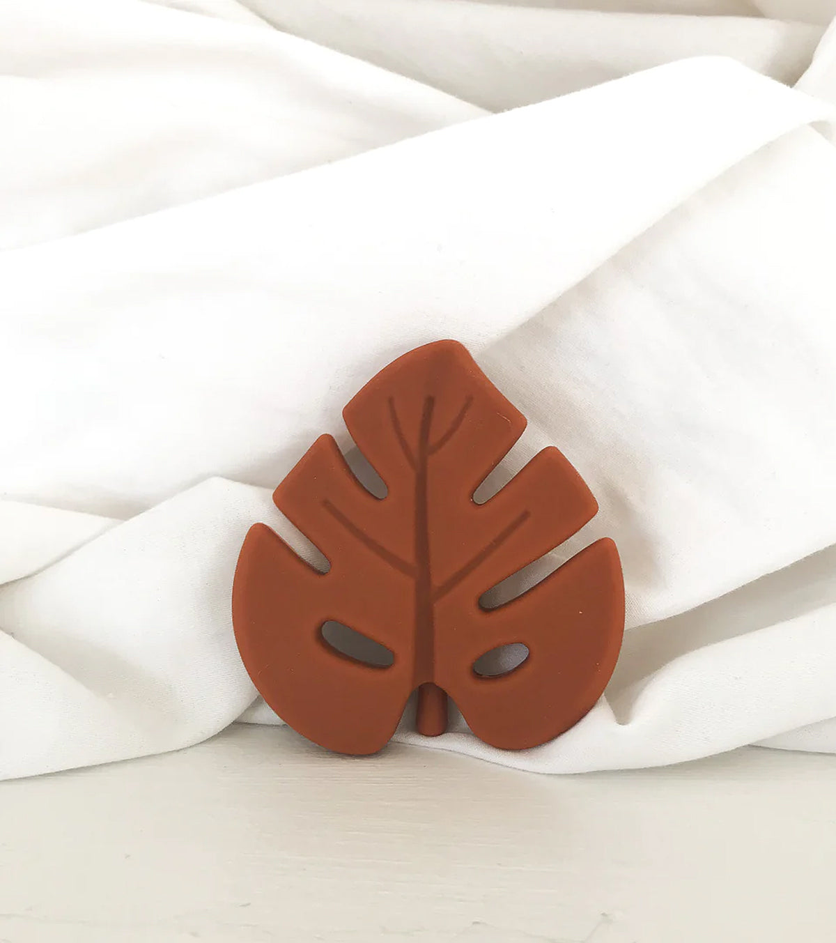 Anneau de dentition feuille terracotta et lange ocre