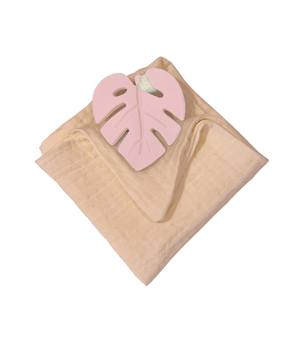 Anneau de dentition feuille rose et lange vieux rose