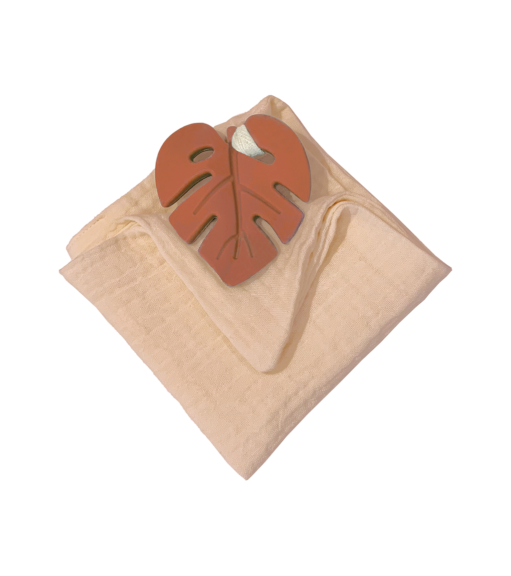 Anneau de dentition feuille terracotta et lange vieux rose